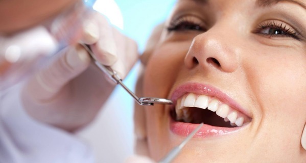 Dán sứ veneer có gây hôi miệng không? 5 nguyên nhân thật