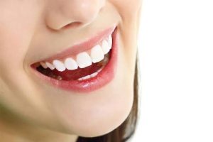 Tẩy trắng răng bằng baking soda có thật sự hiệu quả không?